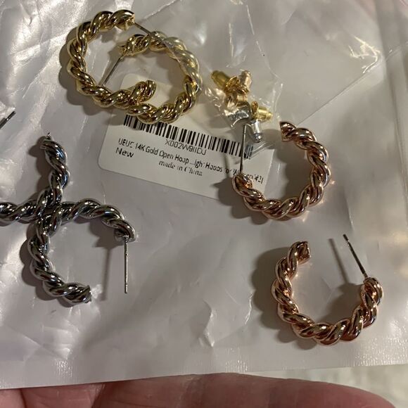 Jewelry Bundle: necklace/matching earrings & 3 pair open hoop earrings. - Picture 5 of 6